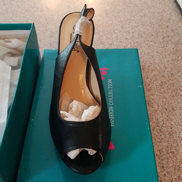 Black heels - Picture 2 of 4